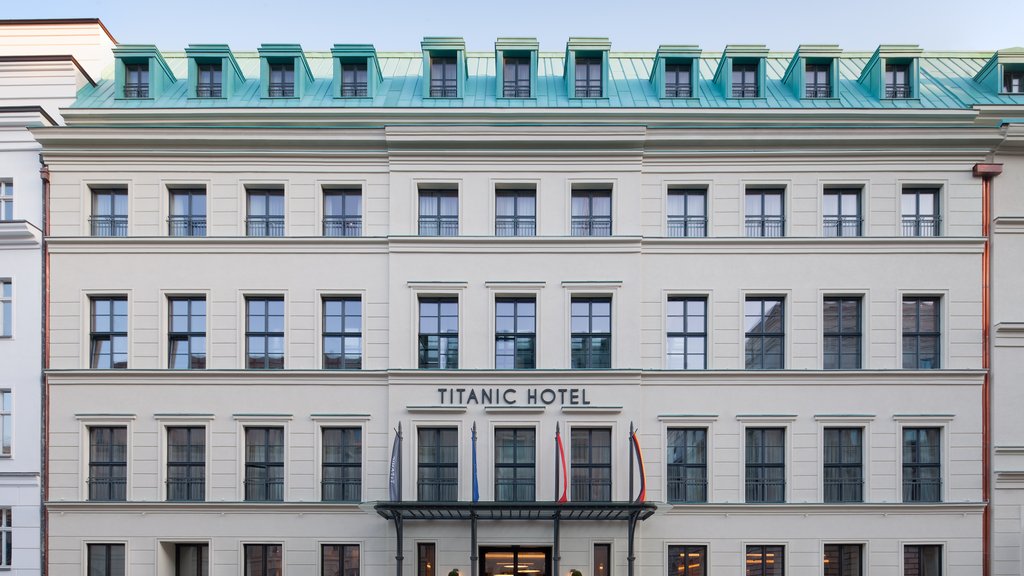 Titanic Deluxe Hotel, Germany, Berlin, 2015 | Östlicher Flügel der neuen Hauptfassade