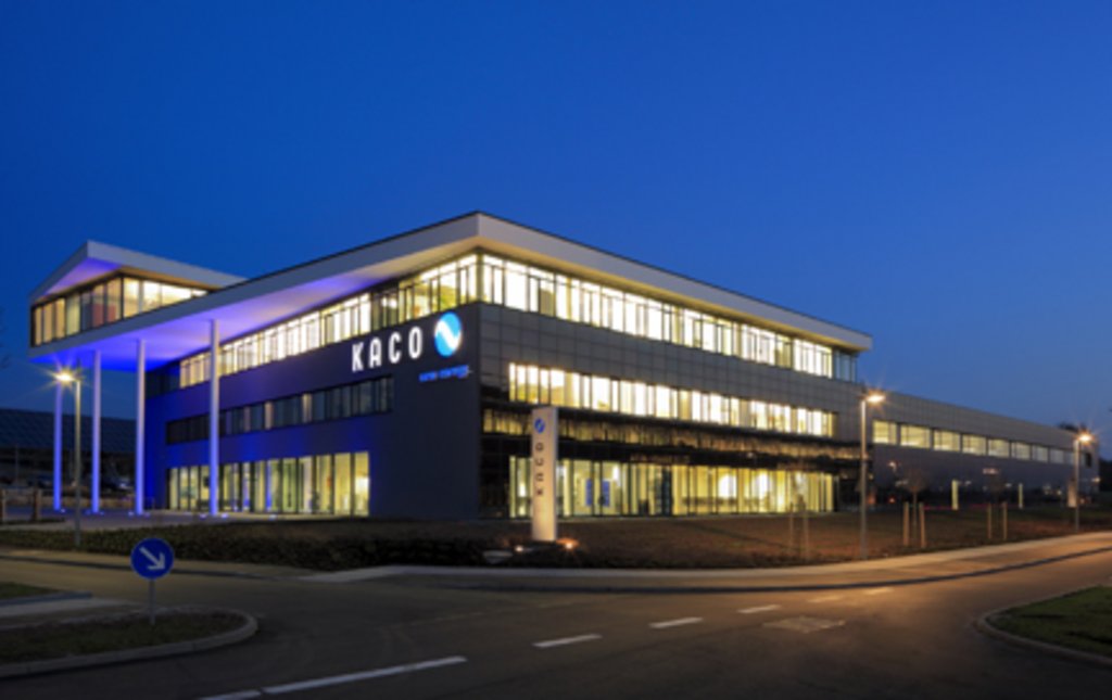 Bürogebäude mit Montagehalle der Kaco new energy